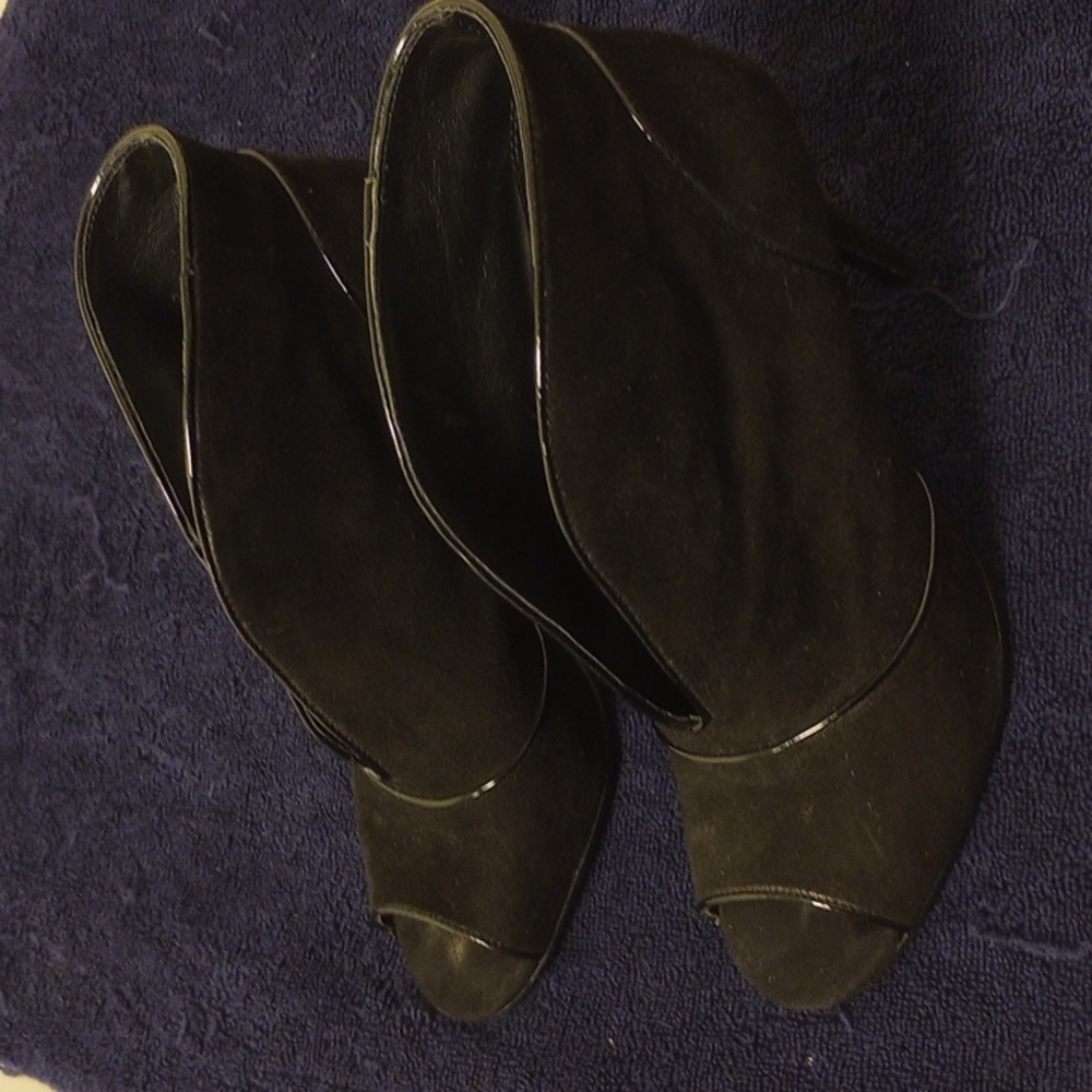 Nine West black bootie